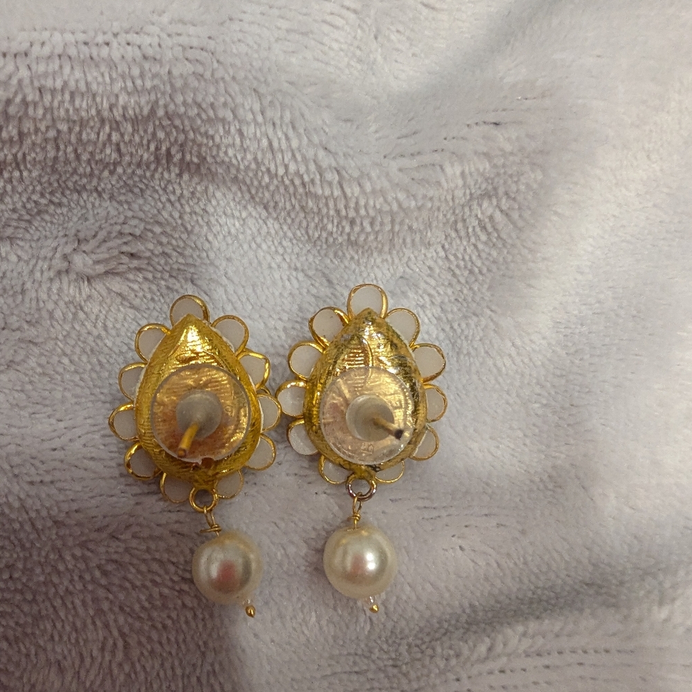 Vintage Faux Pearl and Gold Tone Pierced Earrings - Picture 4 of 4